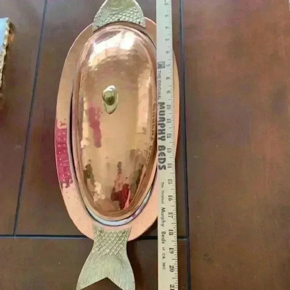 Vintage Hammered Copper & Brass Covered Fish Serving Platter - Picture 4 of 9